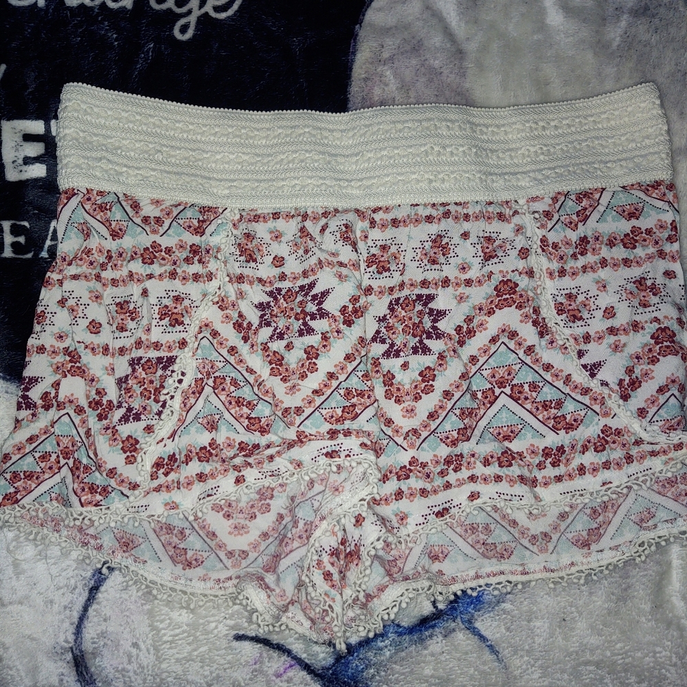 NOBO/No Boundaries cute shorts size x large